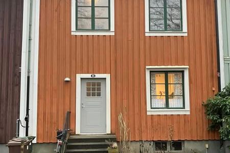 Nyrenoverad 2:a i Kungsladugård nära allt