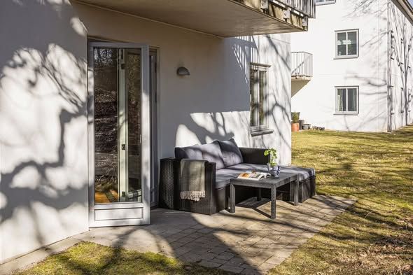 Mysig 2:a i Skälby med uteplats