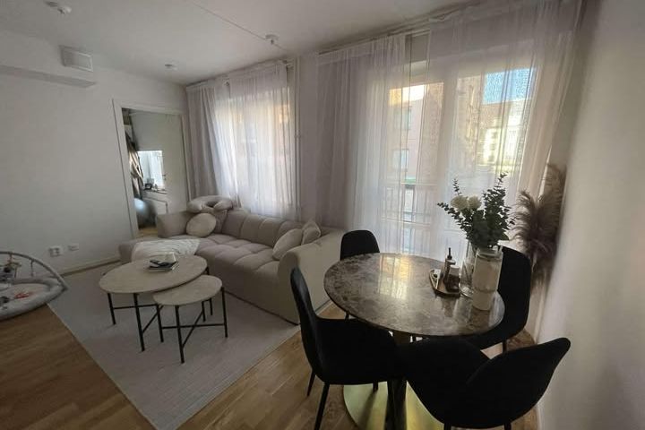 Nyproducerad 2:a i Sollentuna med hiss