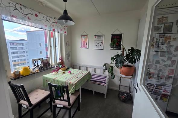Möblerad etta i Husby, 20 m till T-bana