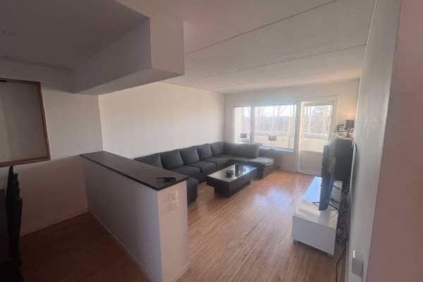 Rymlig och modern 2:a i Brandbergen