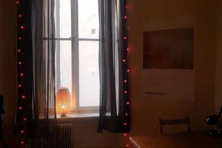Möblerat rum i Stockholm nära T-bana