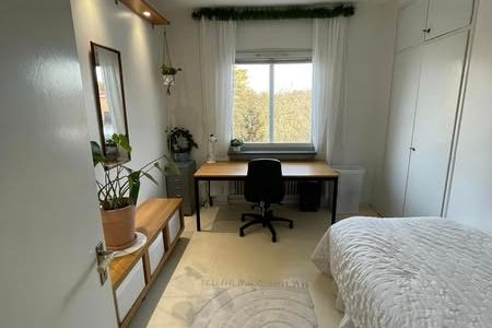 Möblerat rum med egen ingång i Eriksberg