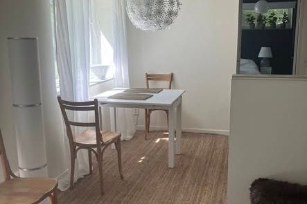 Möblerad 2:a med huskänsla i Nacka