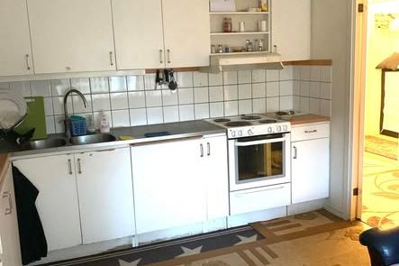 Rymlig 2,5:a med tomt nära T-bana