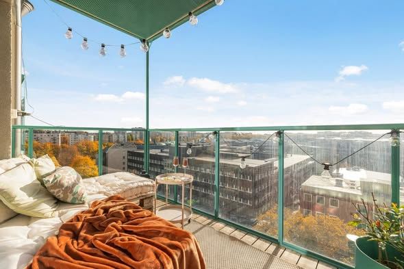 Smart 1:a med sovalkov i Sundbyberg