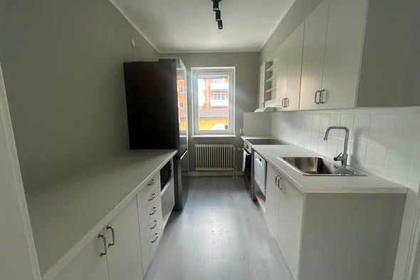 Nyrenoverad 2:a på Haga med parkering
