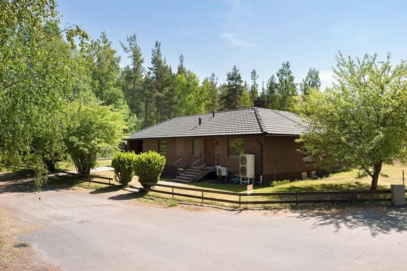 Stor möblerad villa i Bäckhammar uthyres
