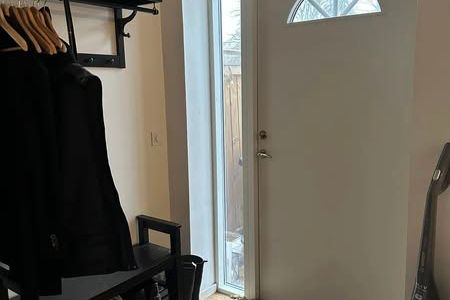 Möblerad 1:a m. uteplats i Hammarbyhöjden
