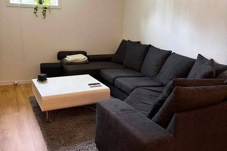 Nyrenoverad möblerad 2:a på Haga