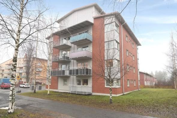 Ljus 2:a Tomtebo nära universitet