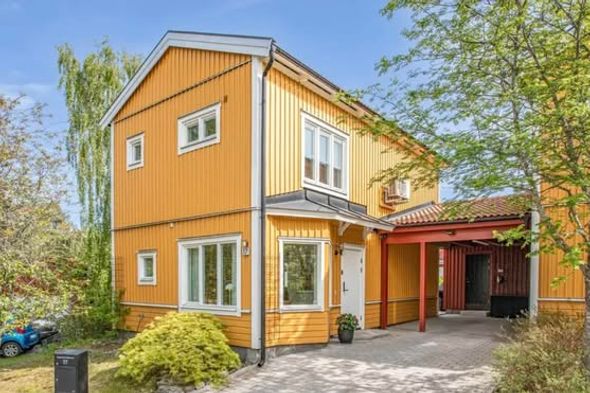 Fräscht radhus i Rönninge med 5 rum