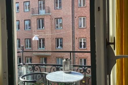 Stort rum med balkong nära Chalmers & GU