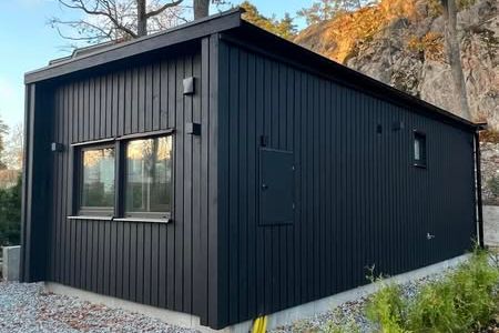 Nybyggt attefallshus i Nacka nära city