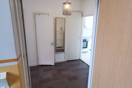 Möblerad 2:a i Lönngården, nära buss