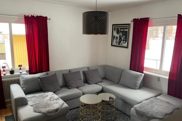 Charmig 2,5a med trädgård nära Hagaparken