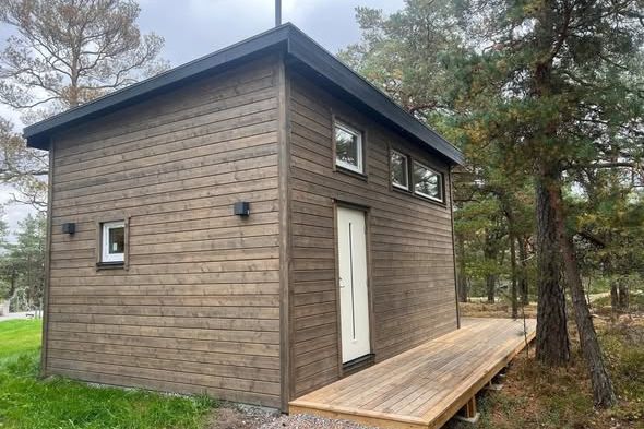 Nybyggt attefallshus i Glömsta uthyres