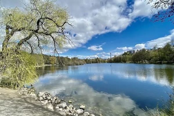 Room with Lake View in Sundbyberg, 10 Min to City