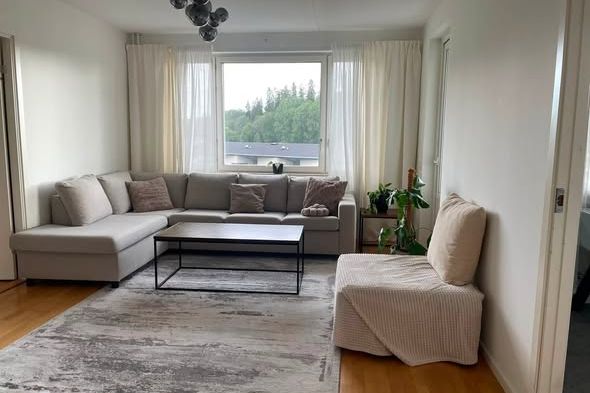 Ljus 2:a med balkong i Bandhagen