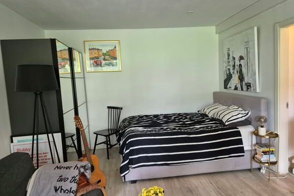 Mysig etta Uppsala med inglasad balkong