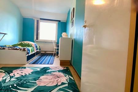 Studentrum nära Backaplan, tryggt läge