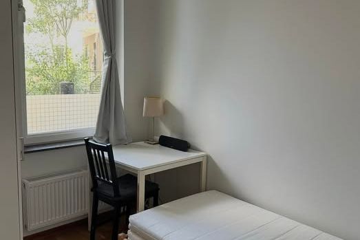 Rum i Brunnshög nära spårvagn och uni