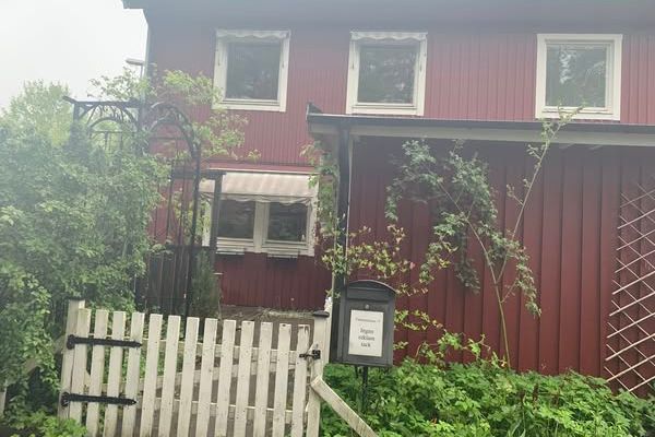 Familjevänligt radhus med bastu och uteplats