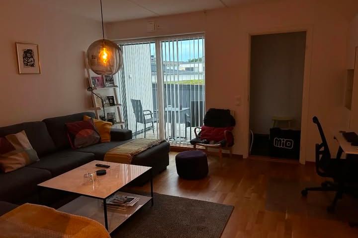 Möblerad tvåa med balkong i Annedal