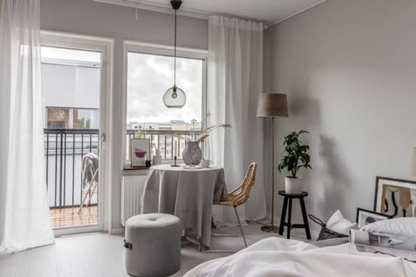 Möblerad etta med balkong uthyres i sommar