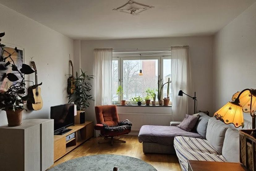 Ljus 4:a med söderbalkong på Möllan