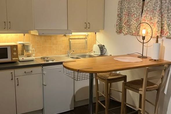 Möblerad 1:a nära hav & centrum