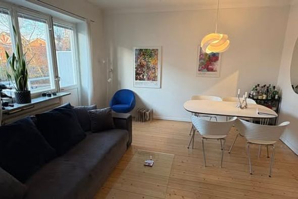 Möblerad 2:a med balkong vid Södra Esplanaden