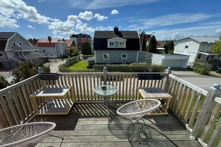 Möblerat rum i hus nära centrum