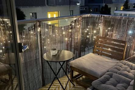 Ljus 1:a med balkong i Barkabystaden