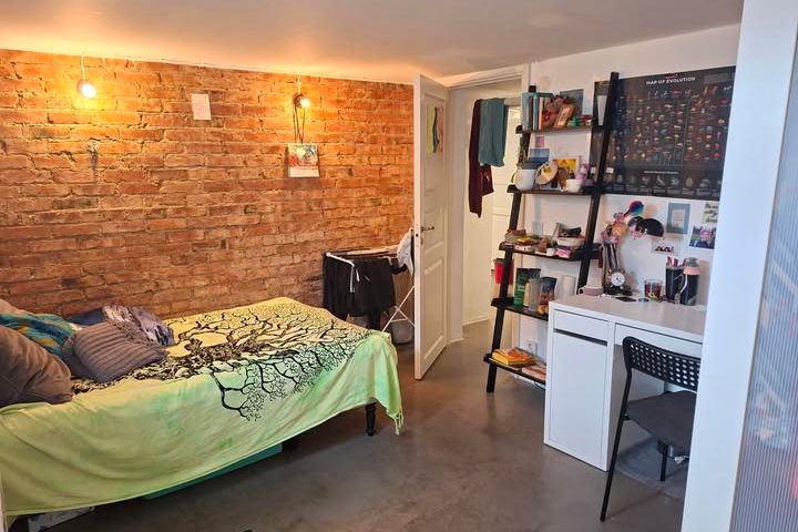 Furnished Room in Kungsladugård