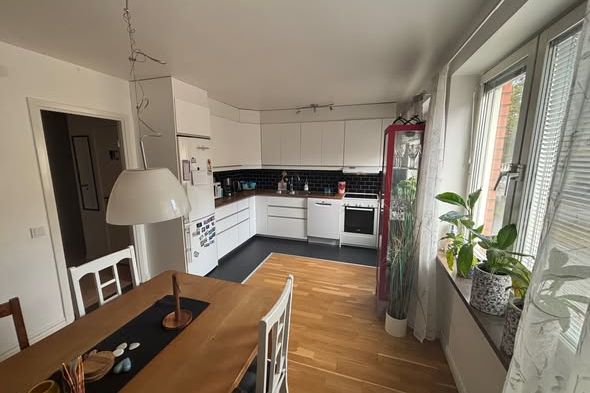 Rymlig 4:a med balkong på Kungsgatan