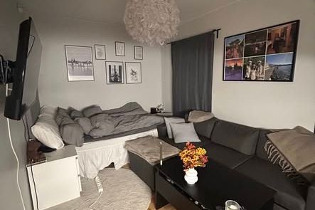 Fräsch 1:a med balkong nära Tyresö C
