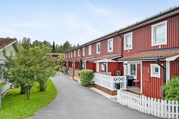 5 rok radhus i Torvalla med garage