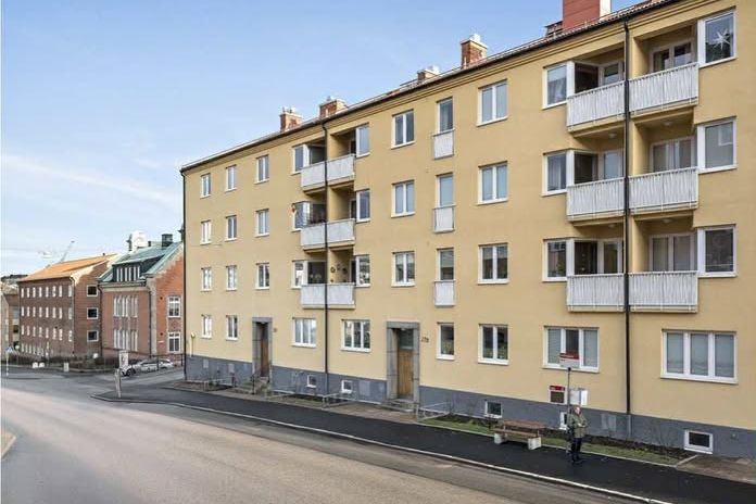 Nyrenoverad 1:a nära Campus & Willys