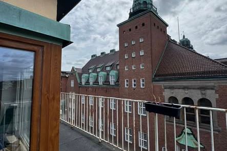 Topprenoverad 3:a med altan & torget