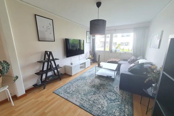 Möblerat rum i trea nära centrum