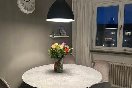Fin möblerad 2:a i Sala Backe i sommar