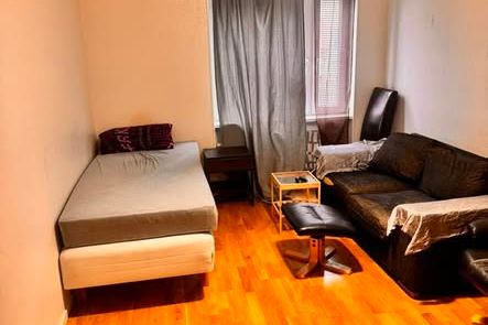 Stort rum i Gränby nära centrum