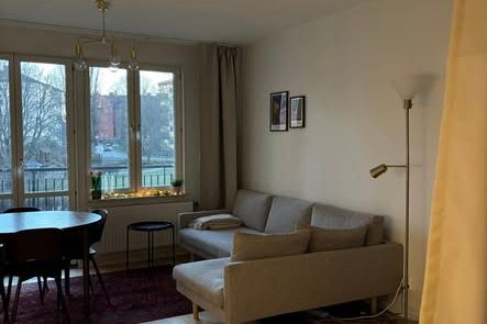 Studentetta med balkong vid resecentrum