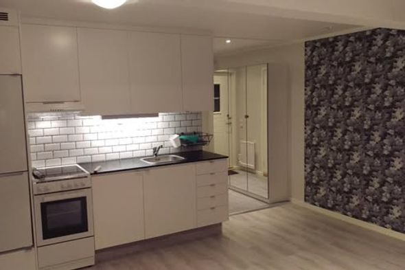 Nyproducerad 1:a i Tyresö med uteplats