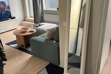 Mysig 2:a med terrass i Uttran