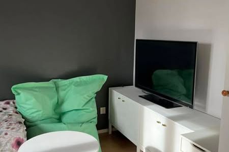 Möblerat rum i Fruängen nära T-bana