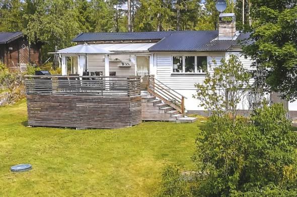 Möblerad villa med uterum i Väländan
