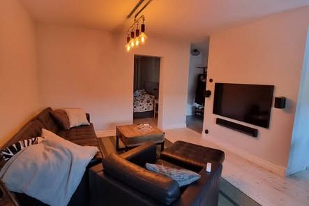 Nyrenoverad 2:a med parkering i Björkekärr