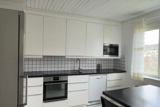 3 rok i Huskvarna – parkering & el ingår